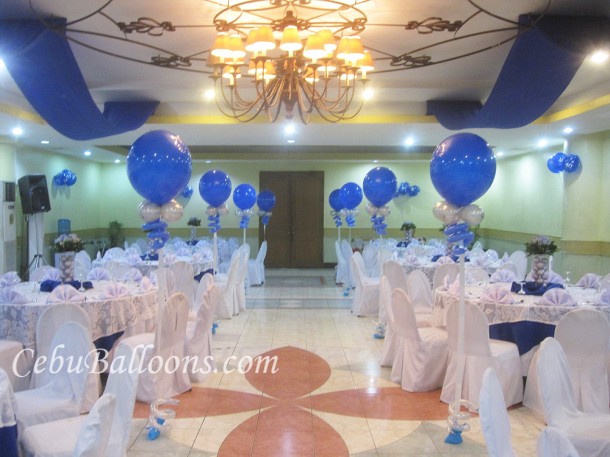 Aisle Balloons (Blue & Silver)