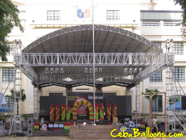 Balloon Columns and Arch at Cebu City Hall