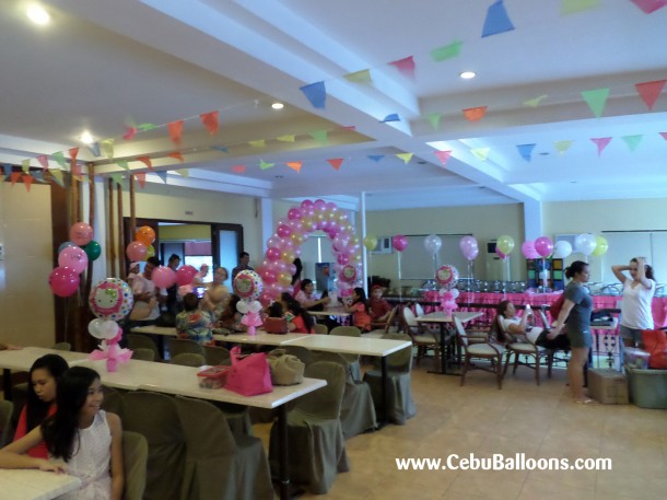 Hello Kitty Entrance Arch with Centerpieces at Sugbahan