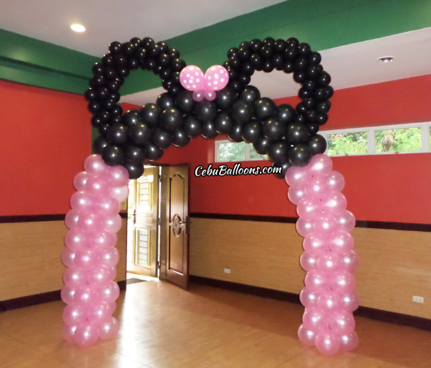 Minnie Mouse Entrance Arch for a Birthday Party