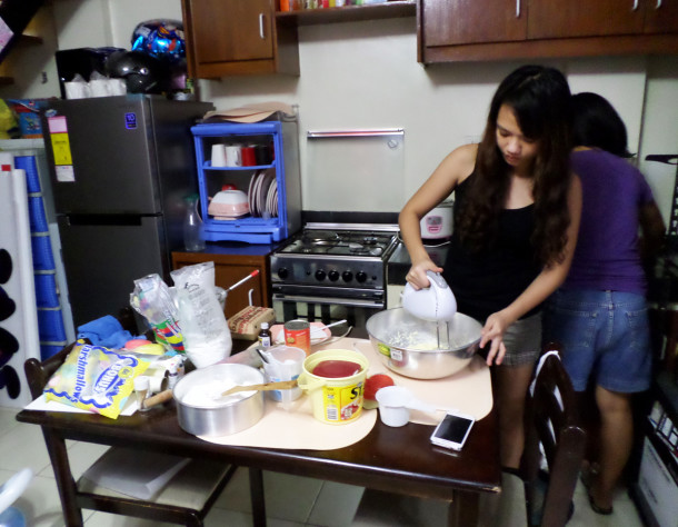 Lyxa making the home-made cake